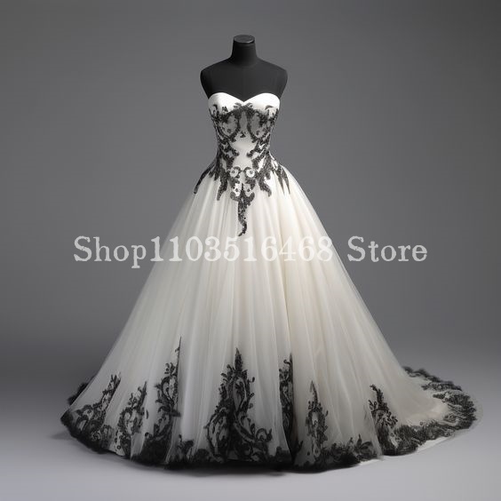 Embroidery White Dress - Черно-белое готическое свадебное платье с вышивкой,