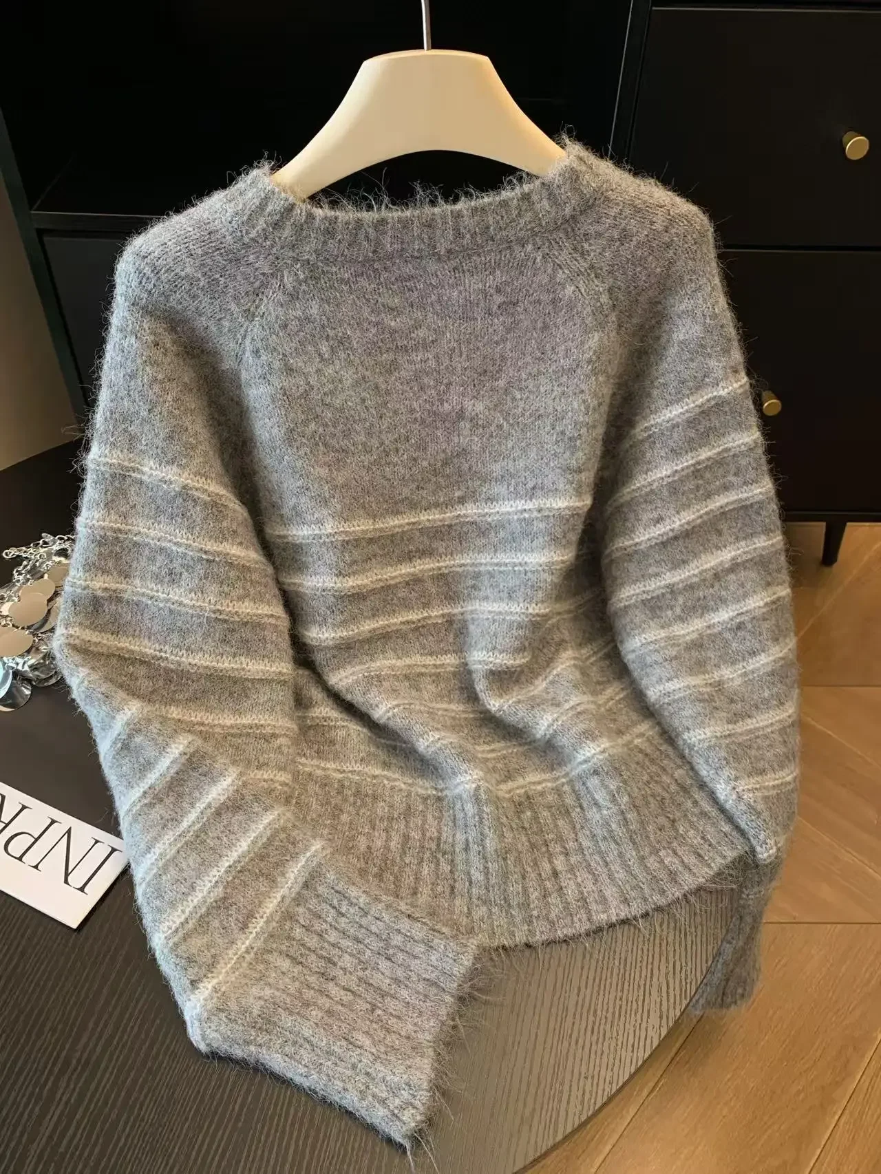 Женский полосатый свитер из ше – обзор и цена Embroidery A