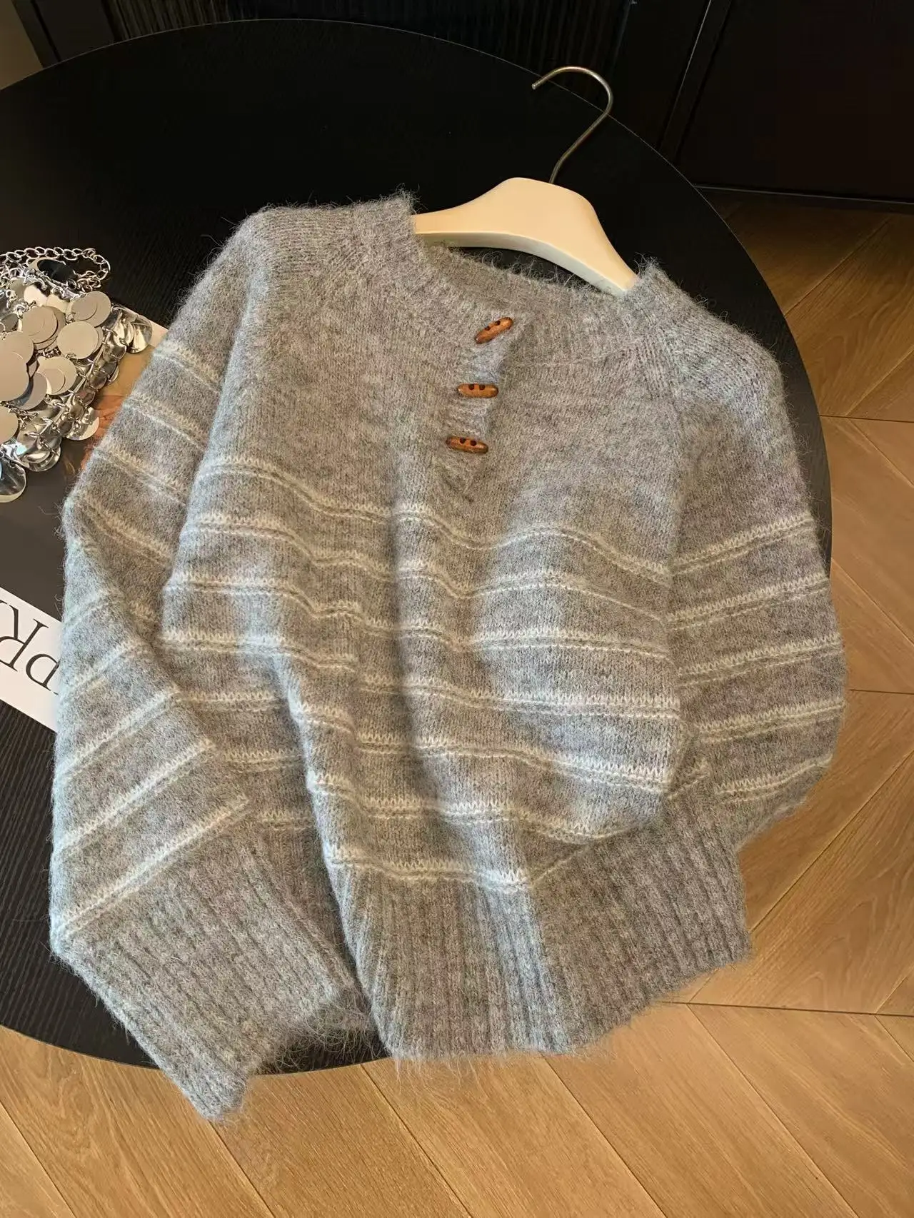 Женский полосатый свитер из ше – обзор и цена Embroidery A