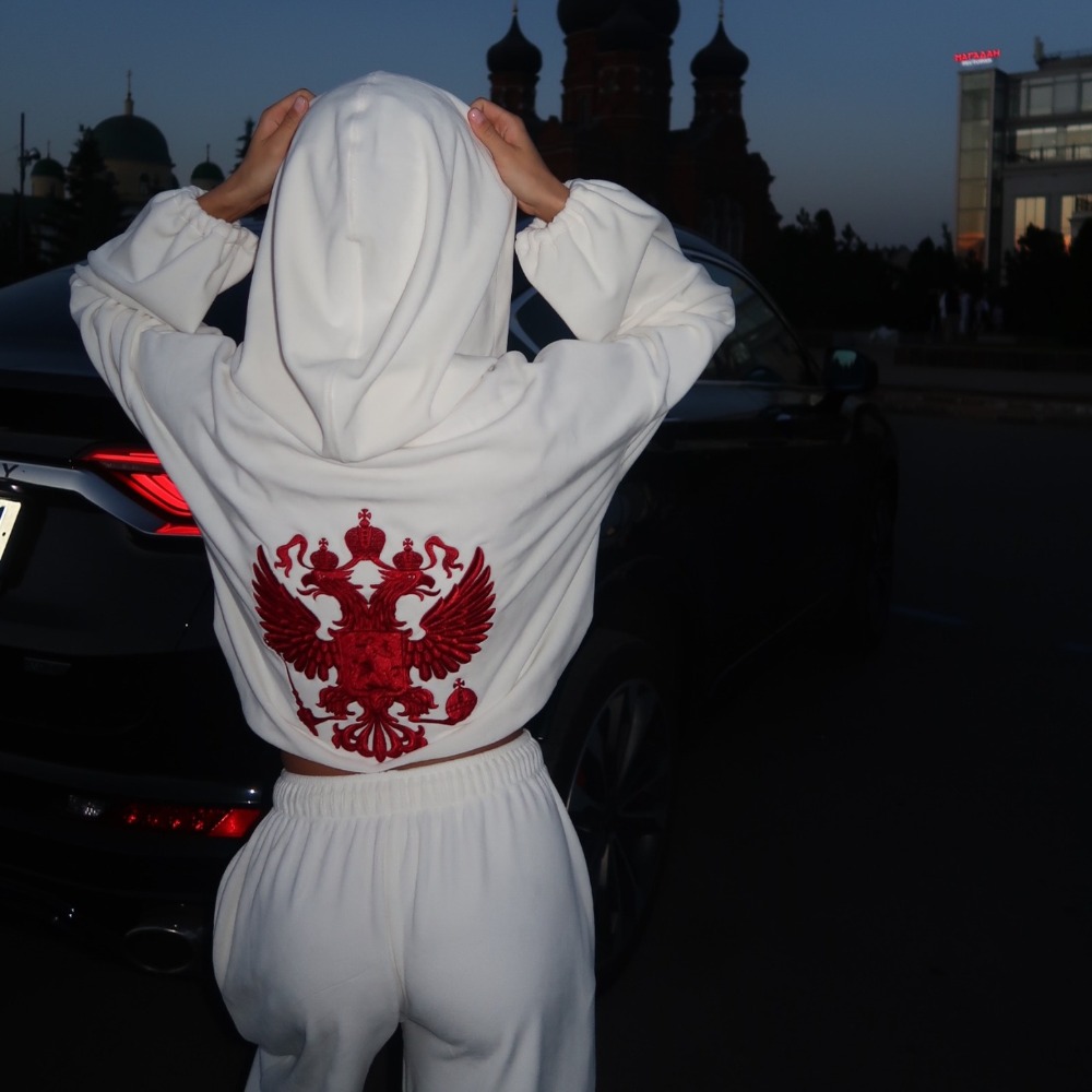 Модный уличный костюм с вышивк – обзор и цена Embroidery A